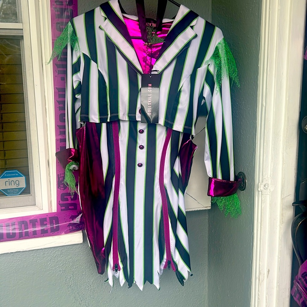 Dolls Kill ISO Exorcist 3 piece Costume, size Small , Beetle Juice , Hot 2024 - Picture 8 of 11